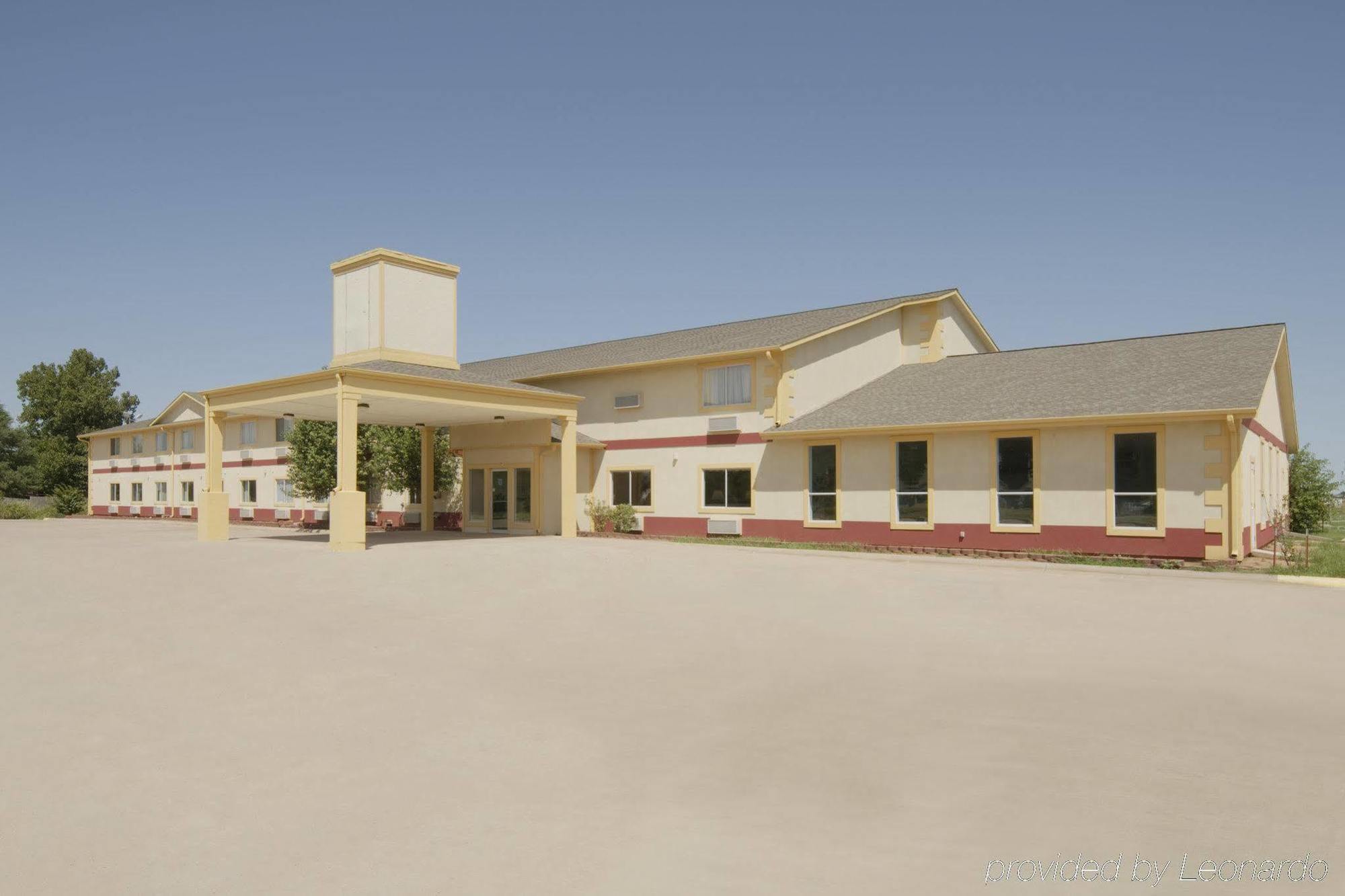 Executive Inn Alva Екстер'єр фото